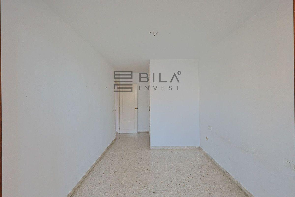 Flat for Sale in Benalmádena