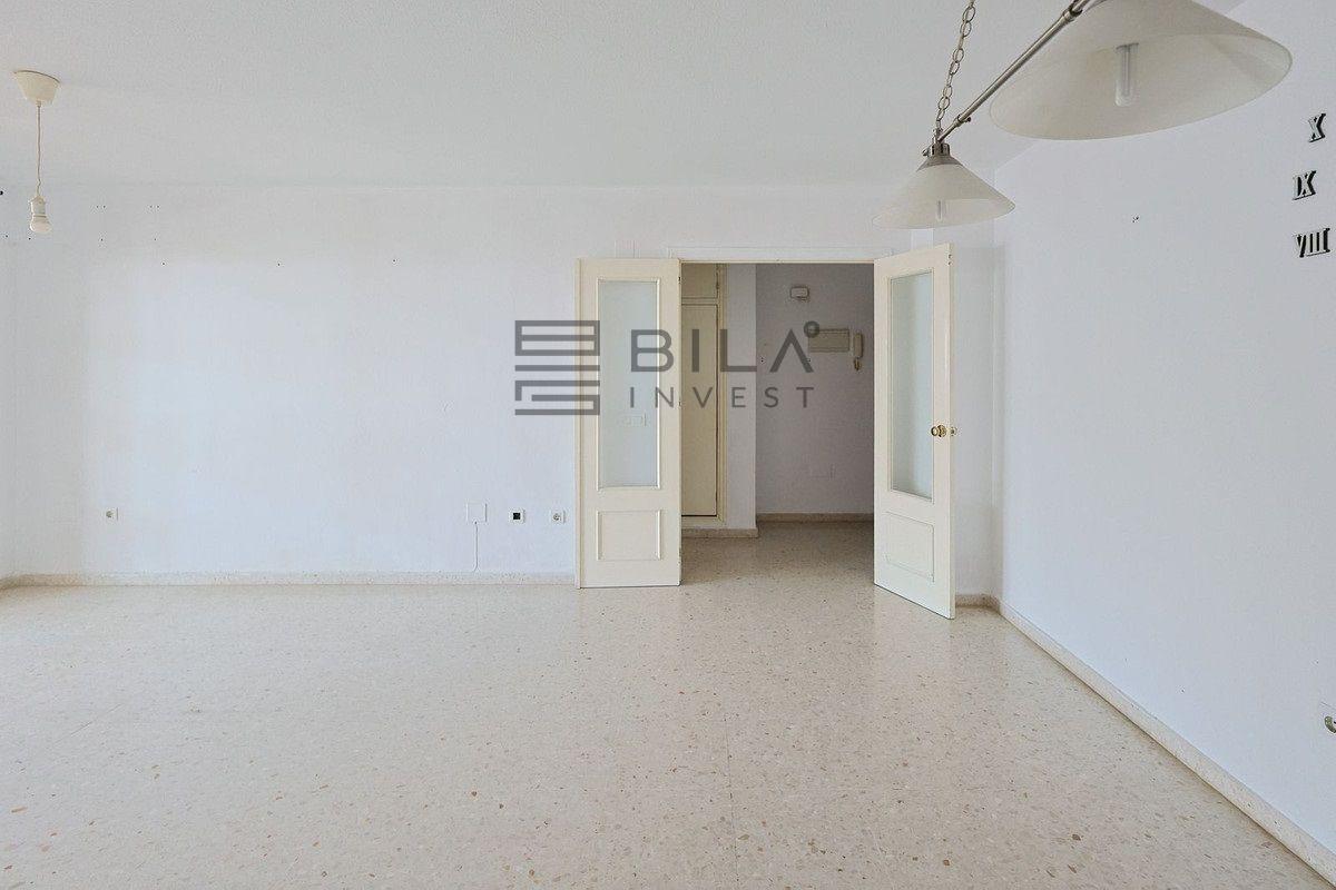 Flat for Sale in Benalmádena