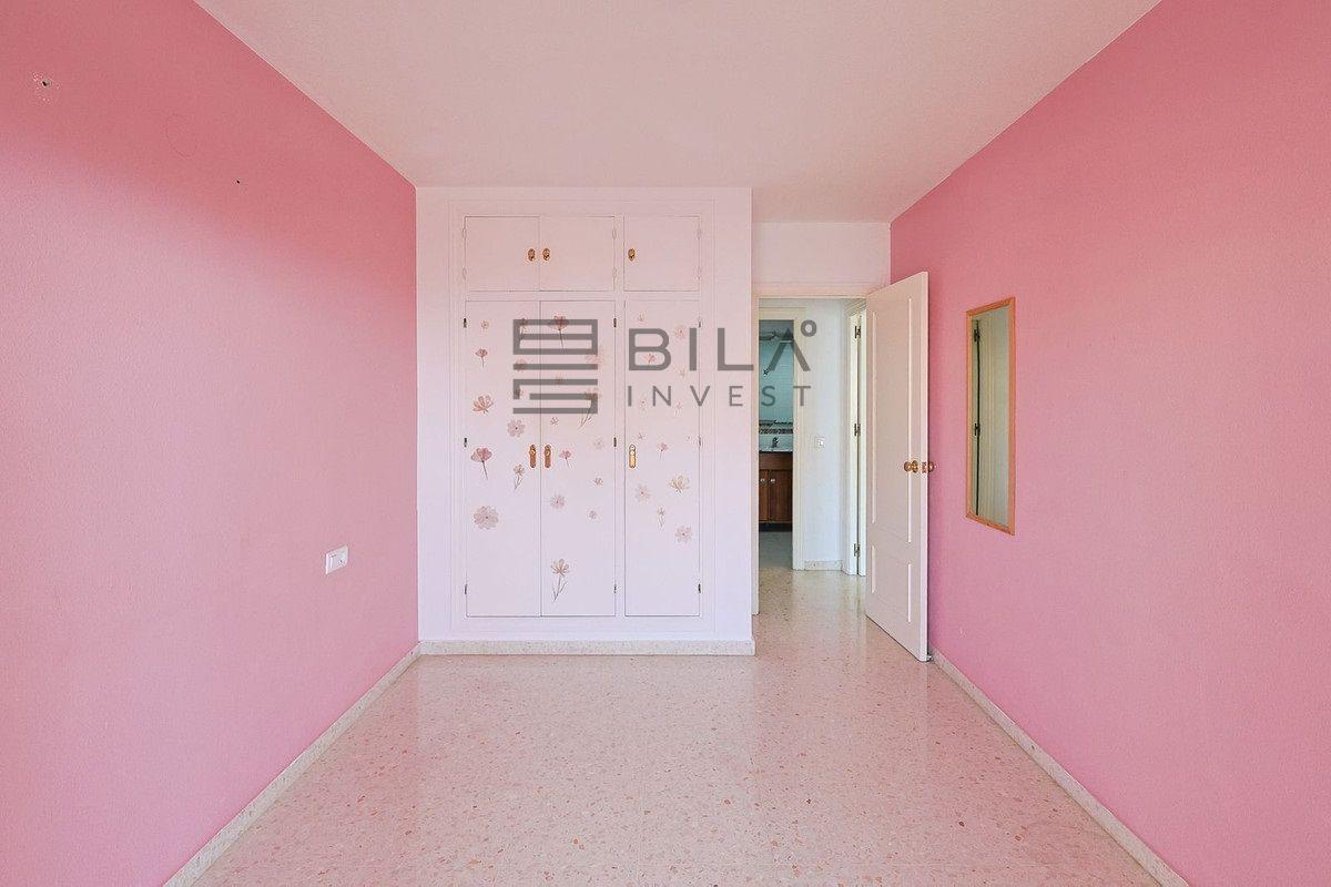 Flat for Sale in Benalmádena