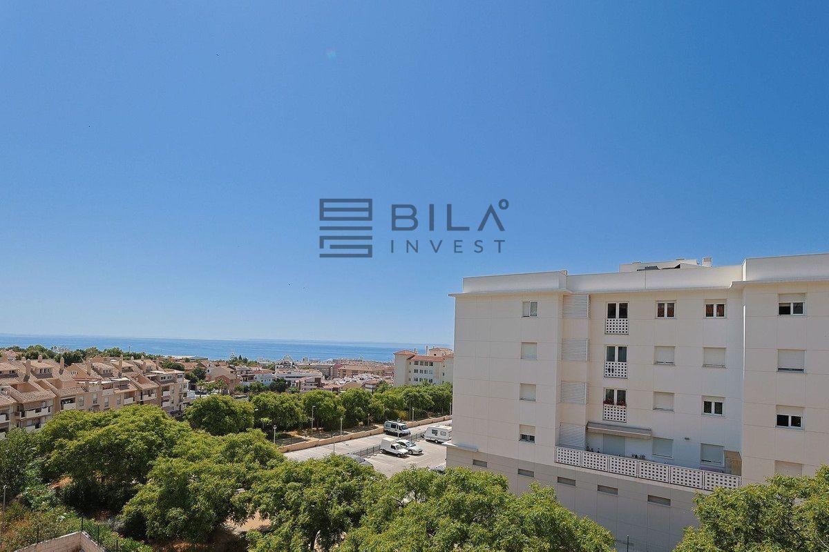 Flat for Sale in Benalmádena