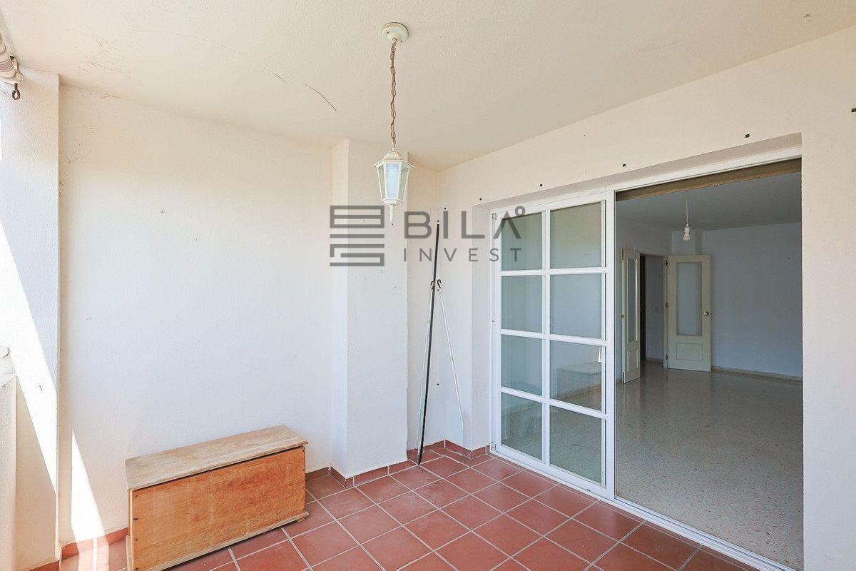 Flat for Sale in Benalmádena