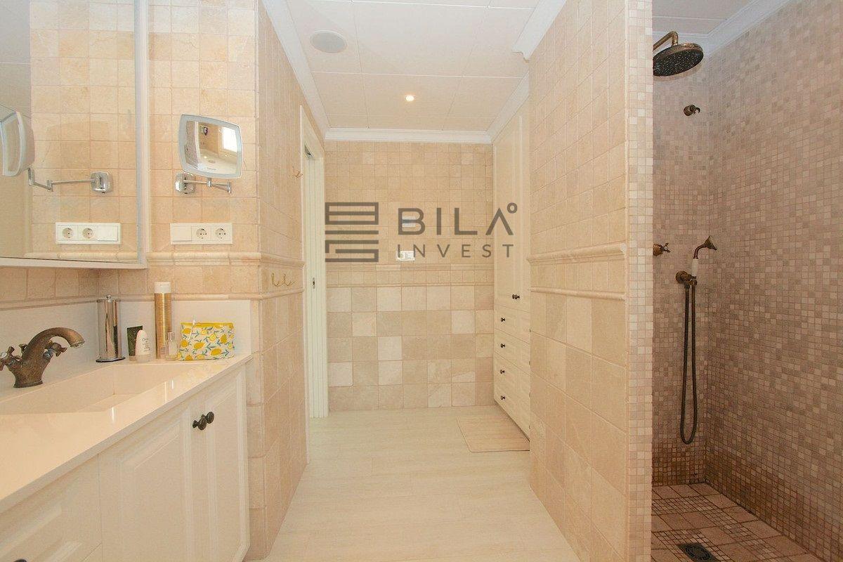 Chalet for Sale in Mijas