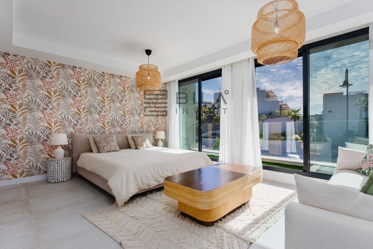 Chalet for Sale in Mijas