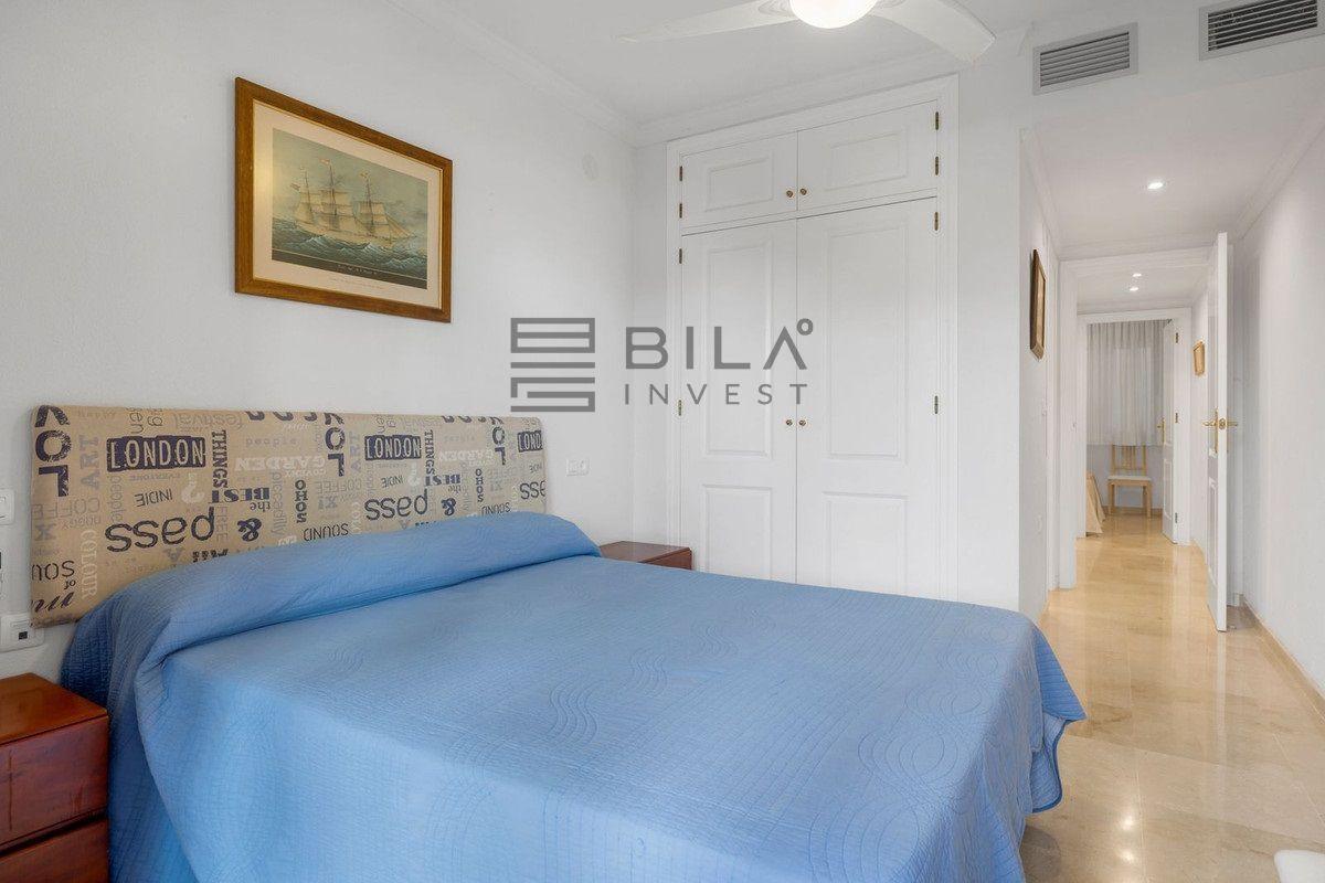 Flat for Sale in Benalmádena
