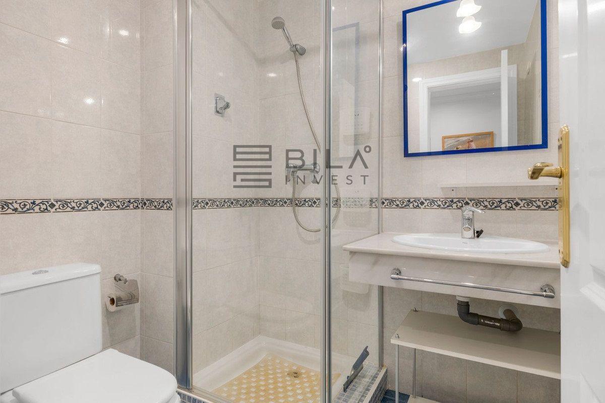 Flat for Sale in Benalmádena