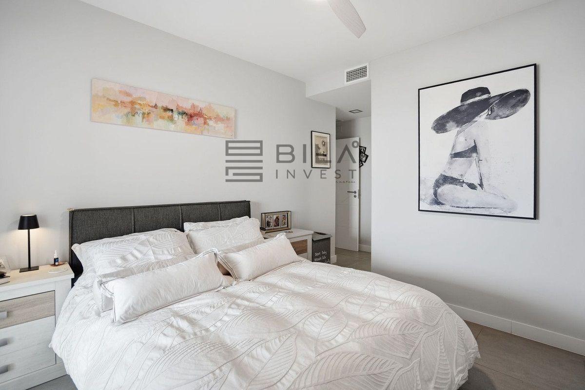Flat for Sale in Benalmádena