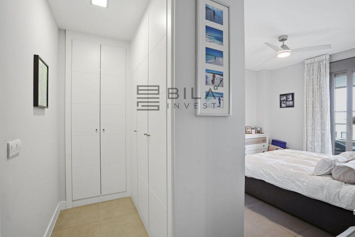 Flat for Sale in Benalmádena