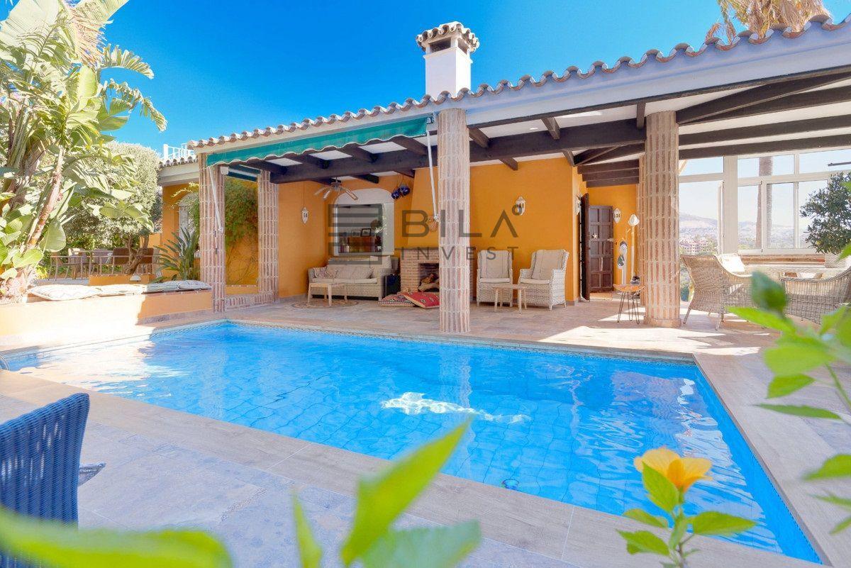 Chalet for Sale in Benalmádena