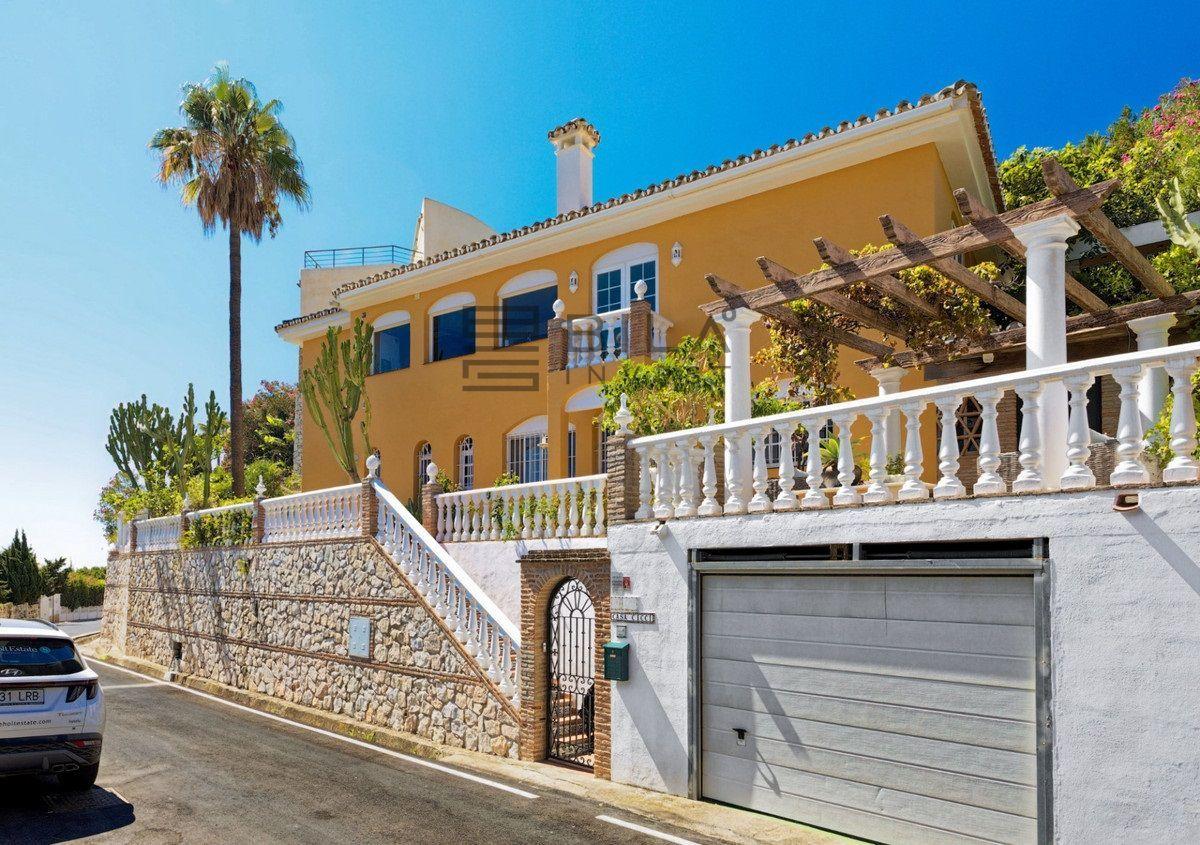 Chalet for Sale in Benalmádena