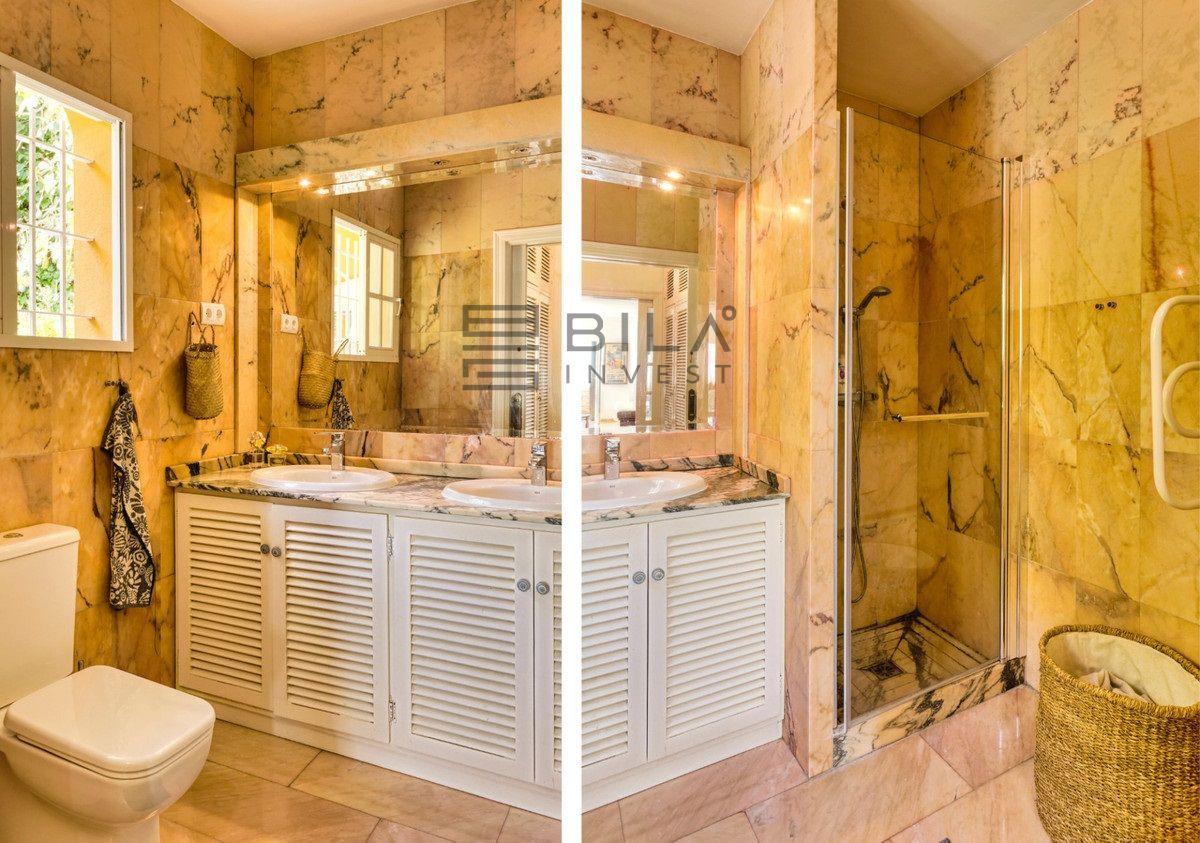 Chalet for Sale in Benalmádena