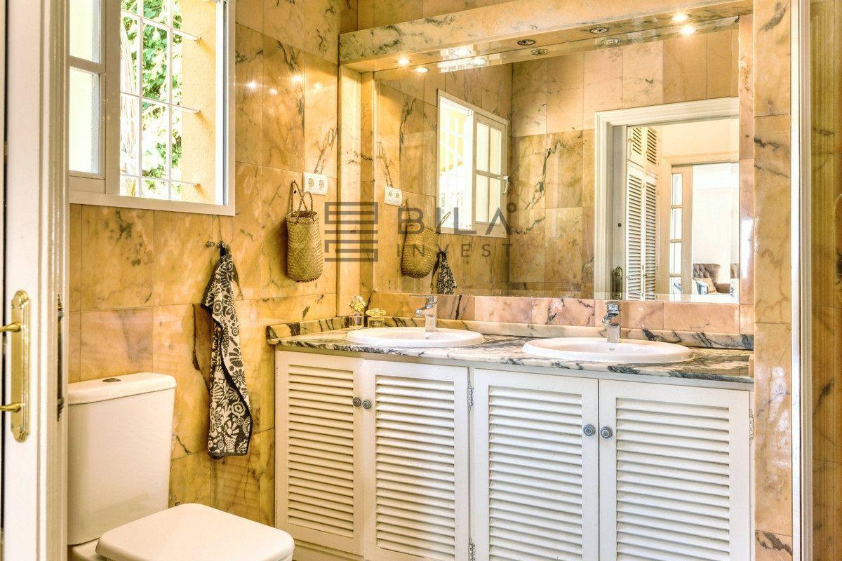 Chalet for Sale in Benalmádena