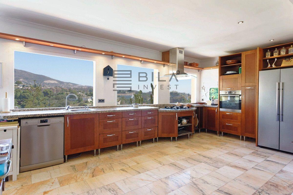 Chalet for Sale in Benalmádena