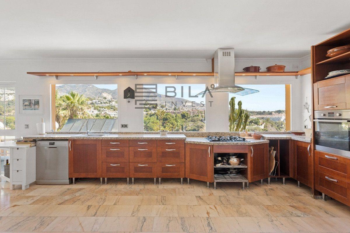 Chalet for Sale in Benalmádena