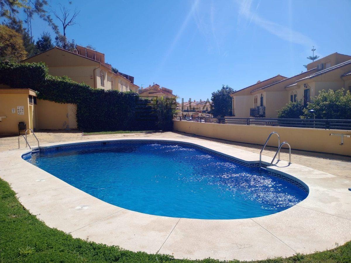 Flat for Sale in Benalmádena