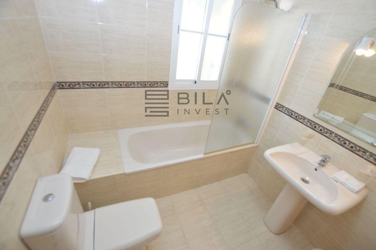 Flat for Sale in Benalmádena