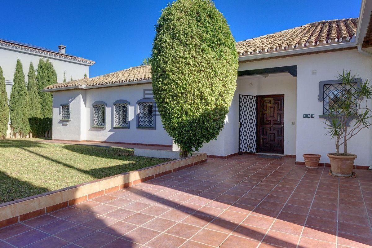 Chalet for Sale in Mijas