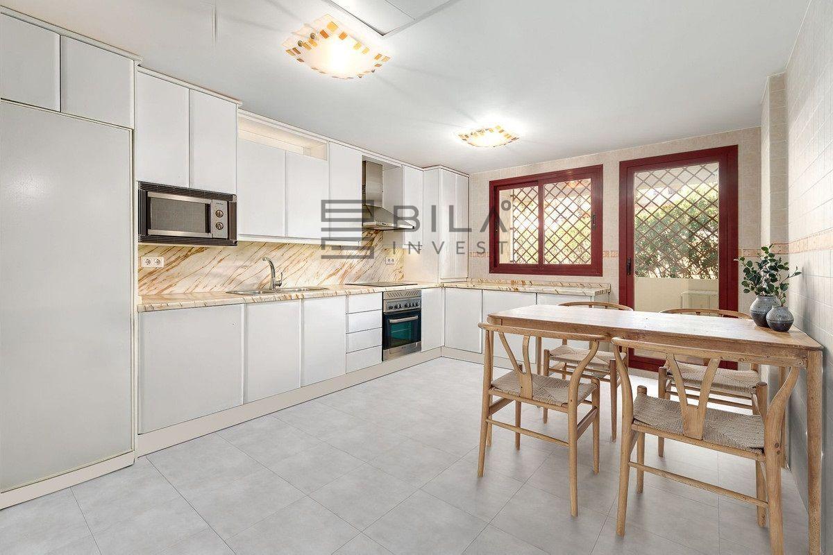 Flat for Sale in Benalmádena