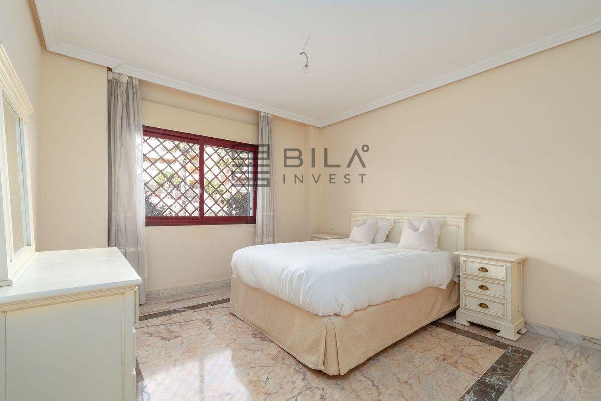 Flat for Sale in Benalmádena