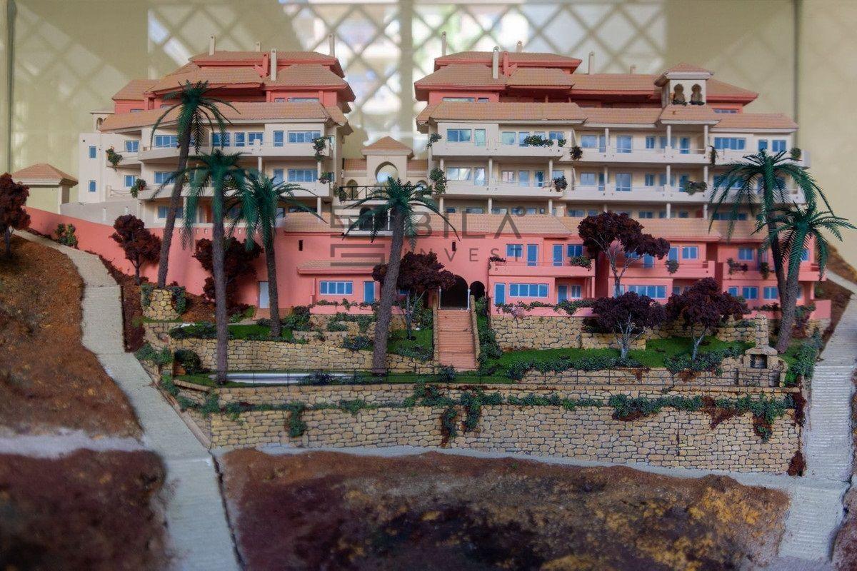 Flat for Sale in Benalmádena