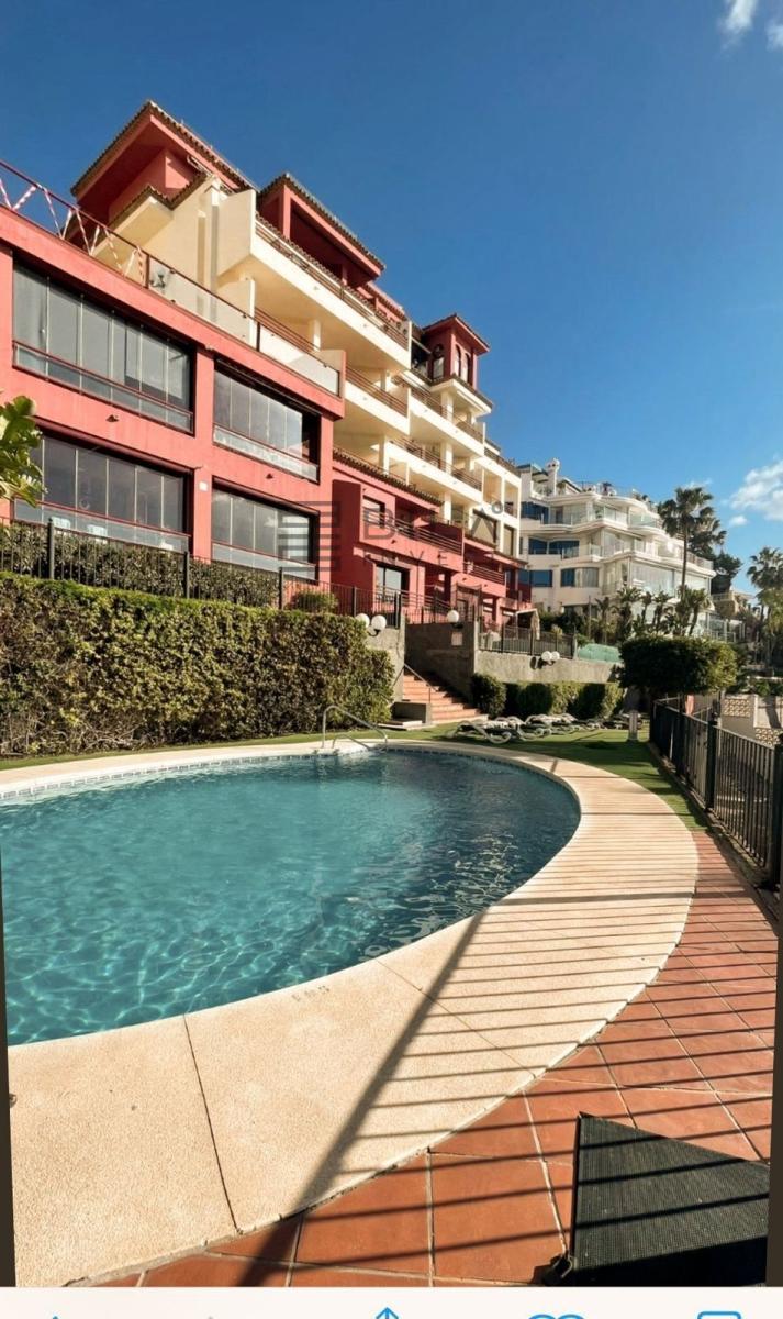 Flat for Sale in Benalmádena