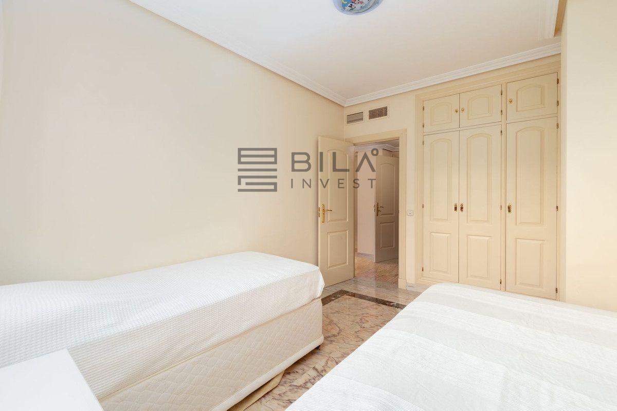 Flat for Sale in Benalmádena