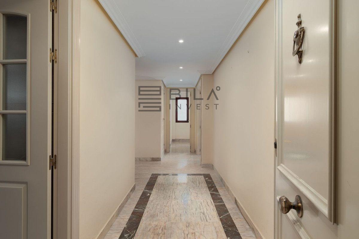 Flat for Sale in Benalmádena