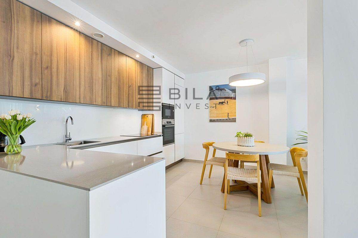 Flat for Sale in Benalmádena