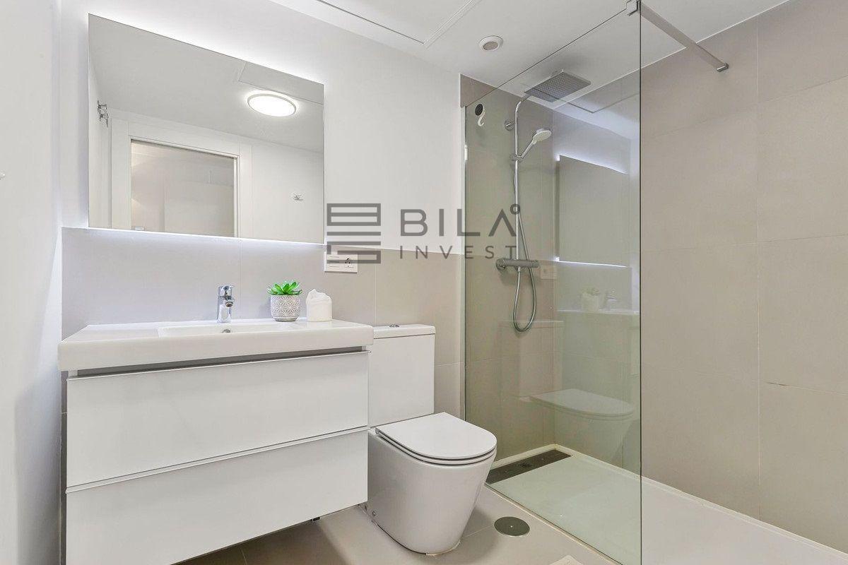 Flat for Sale in Benalmádena