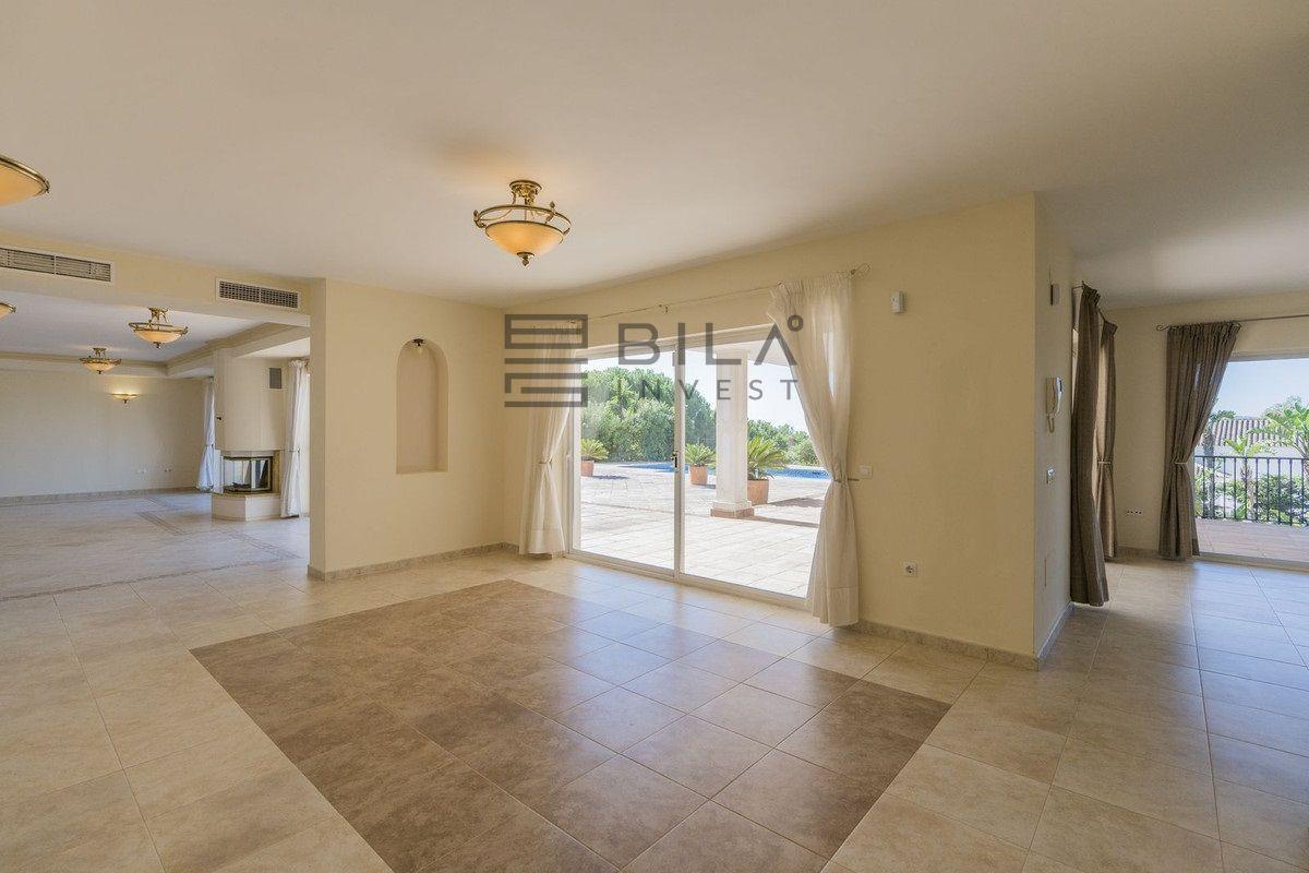 Chalet for Sale in Mijas