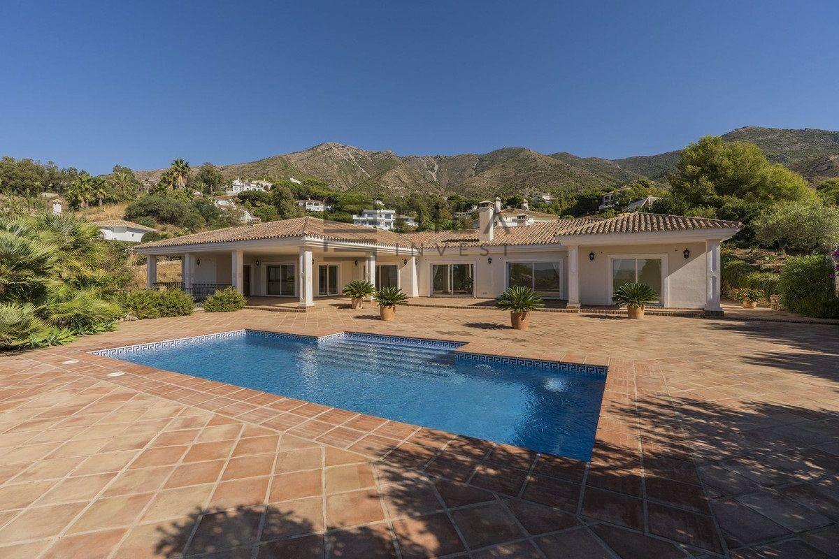 Chalet for Sale in Mijas