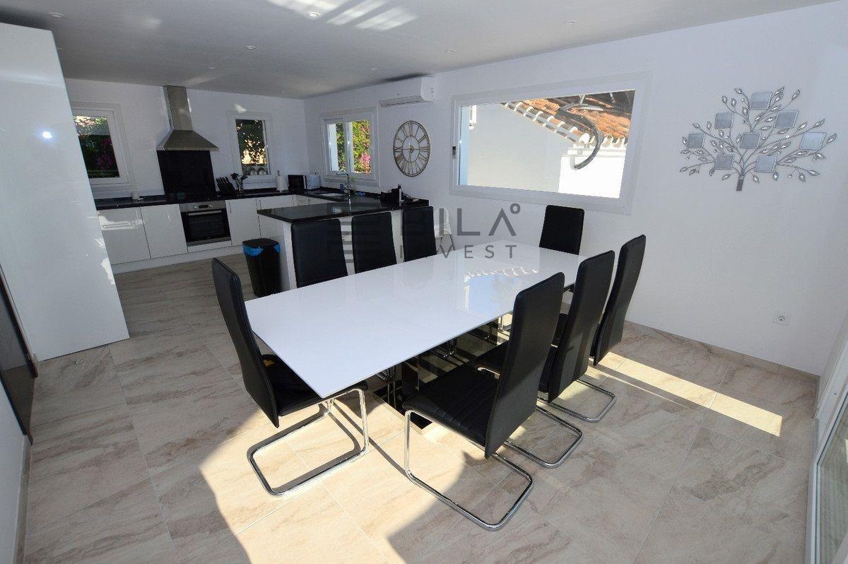 Chalet for Sale in Benalmádena