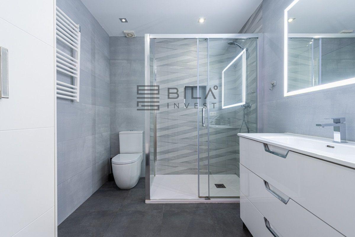 Flat for Sale in Benalmádena