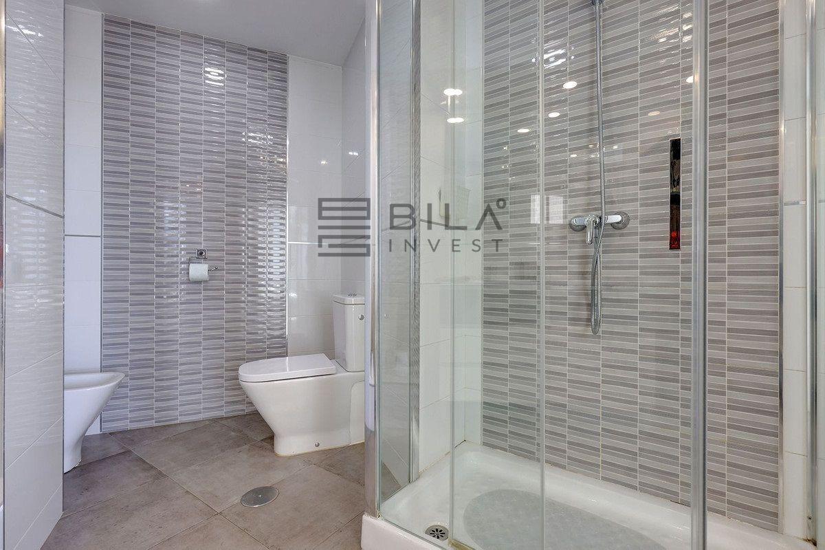 Flat for Sale in Benalmádena
