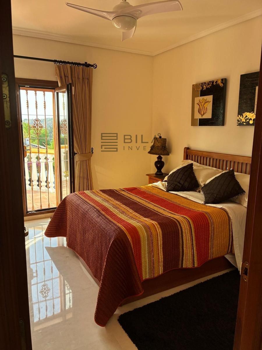 Chalet for Sale in Mijas
