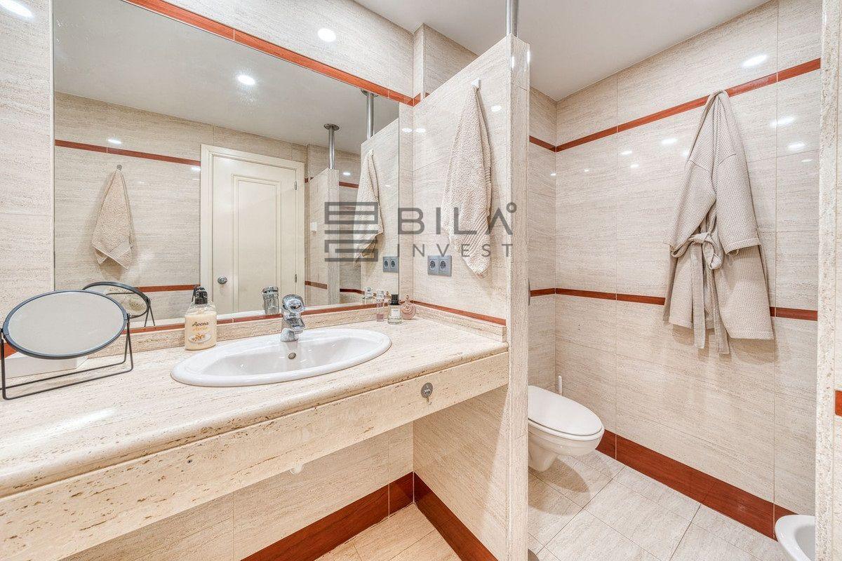 Flat for Sale in Benalmádena
