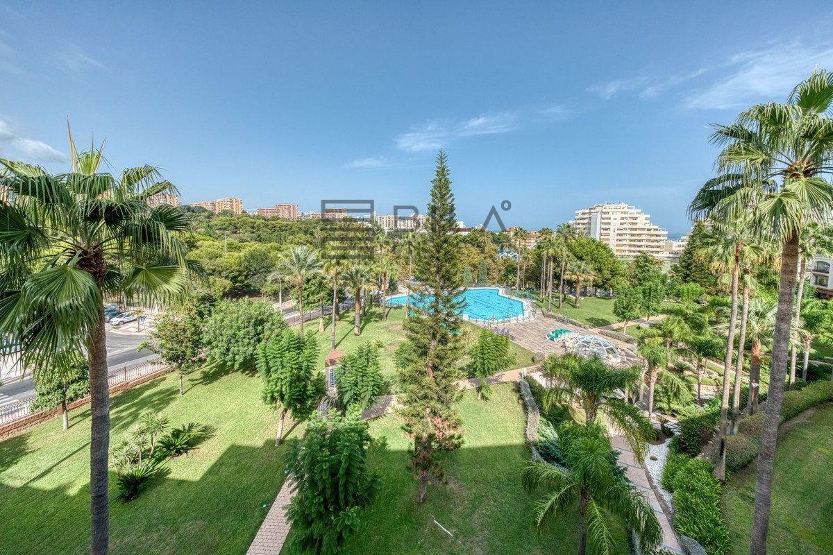 Flat for Sale in Benalmádena