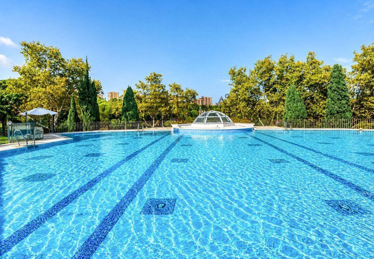 Flat for Sale in Benalmádena