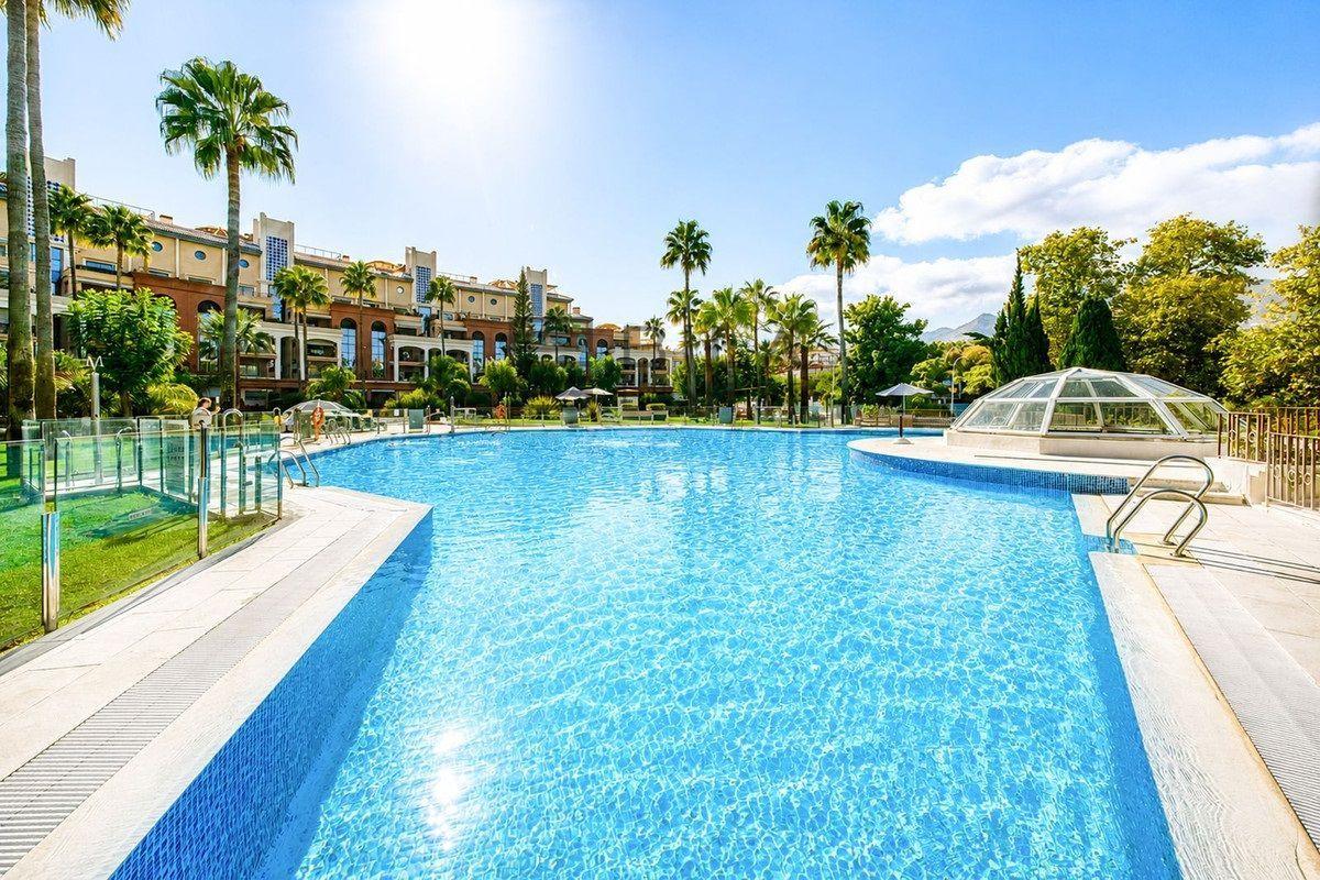 Flat for Sale in Benalmádena