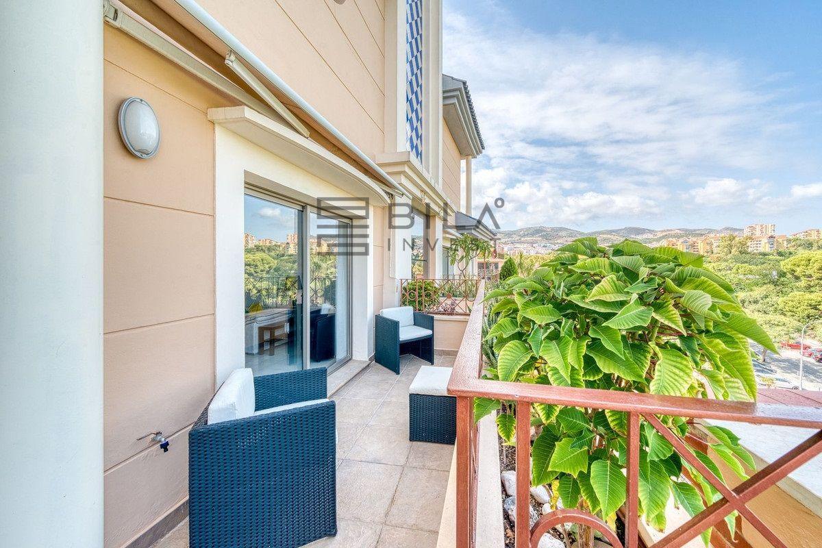 Flat for Sale in Benalmádena