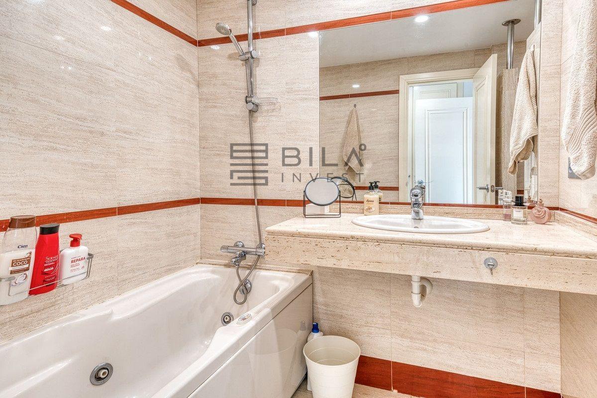 Flat for Sale in Benalmádena