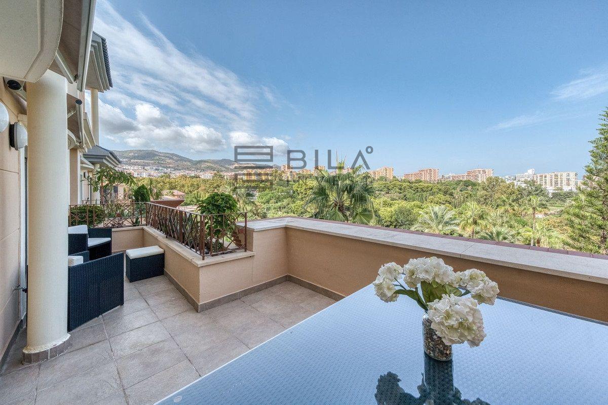 Flat for Sale in Benalmádena