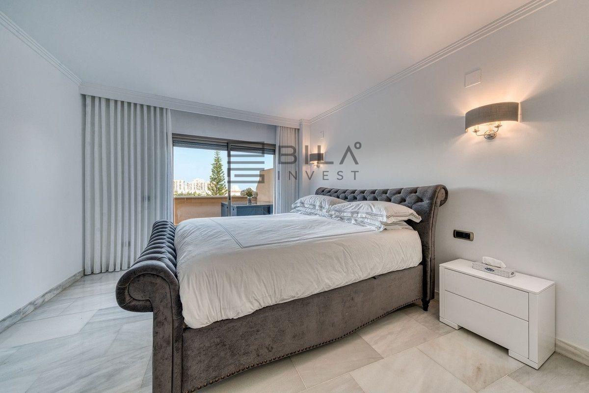 Flat for Sale in Benalmádena