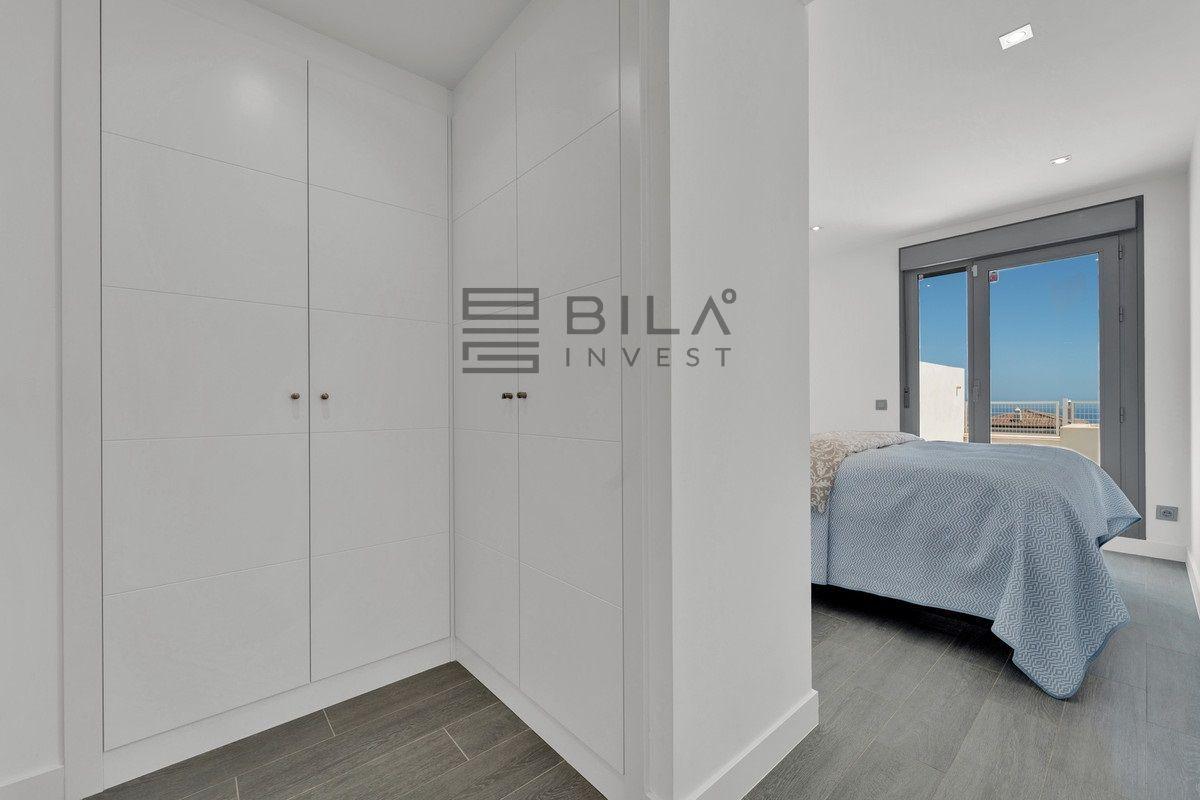 Flat for Sale in Benalmádena