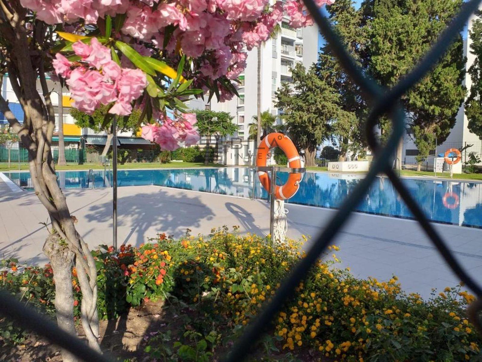 Flat for Sale in Benalmádena