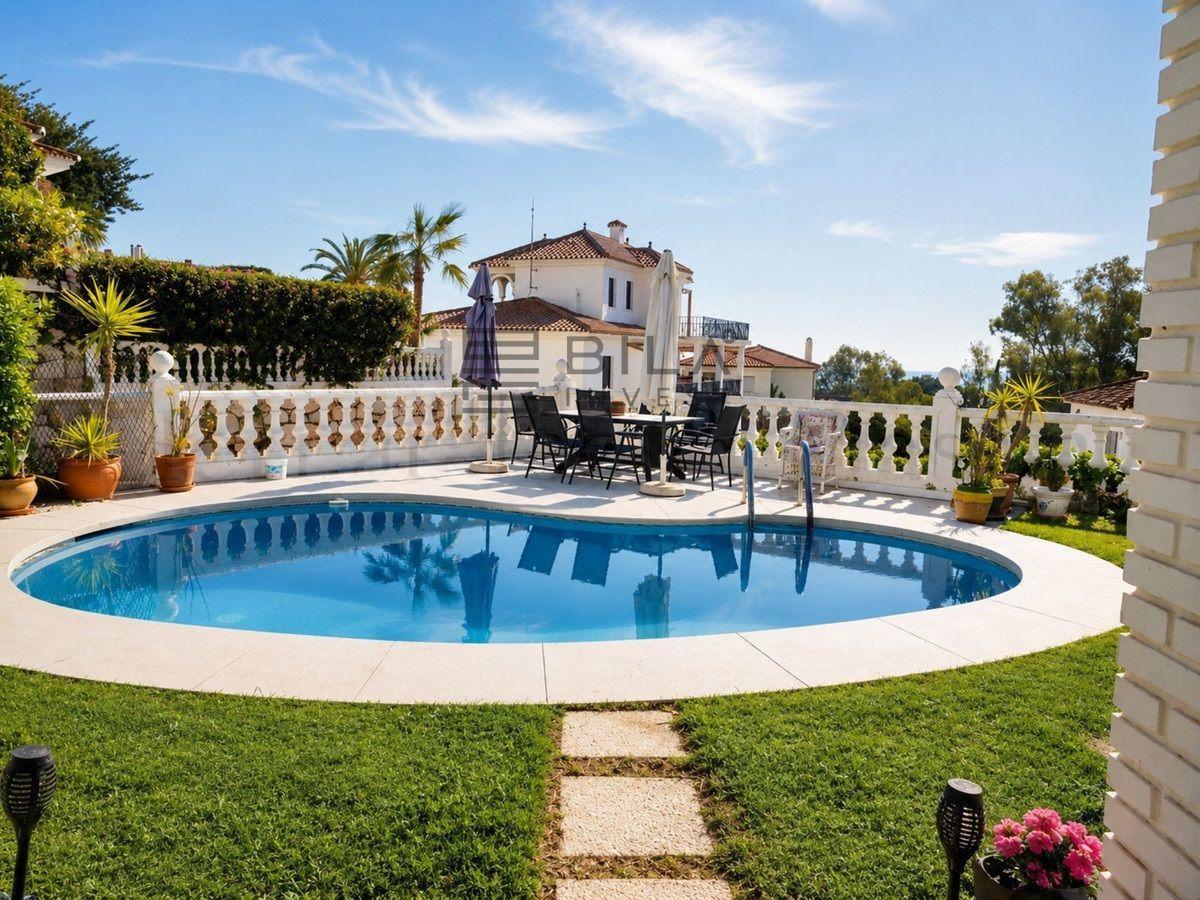 Chalet for Sale in Benalmádena