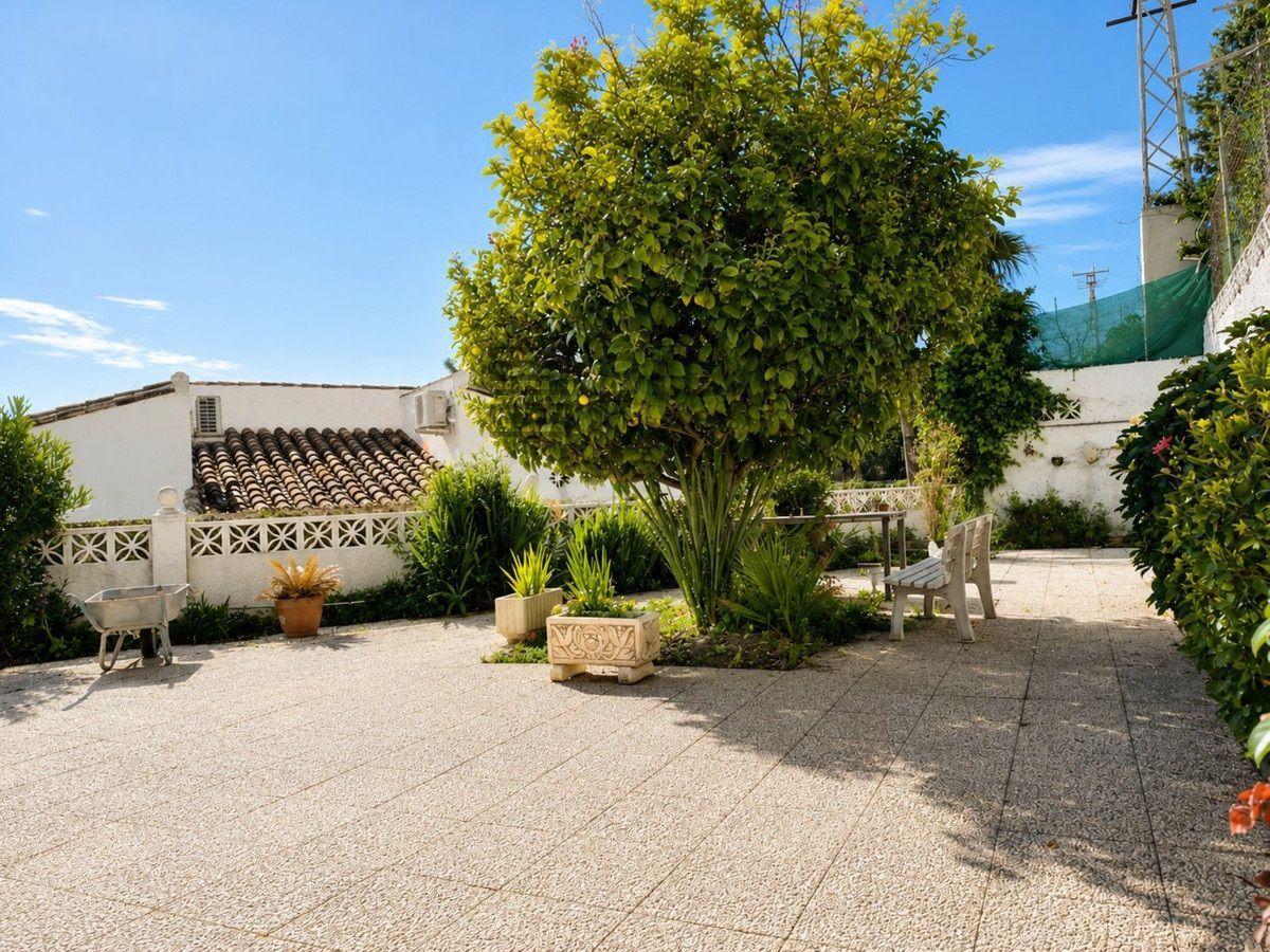 Chalet for Sale in Benalmádena