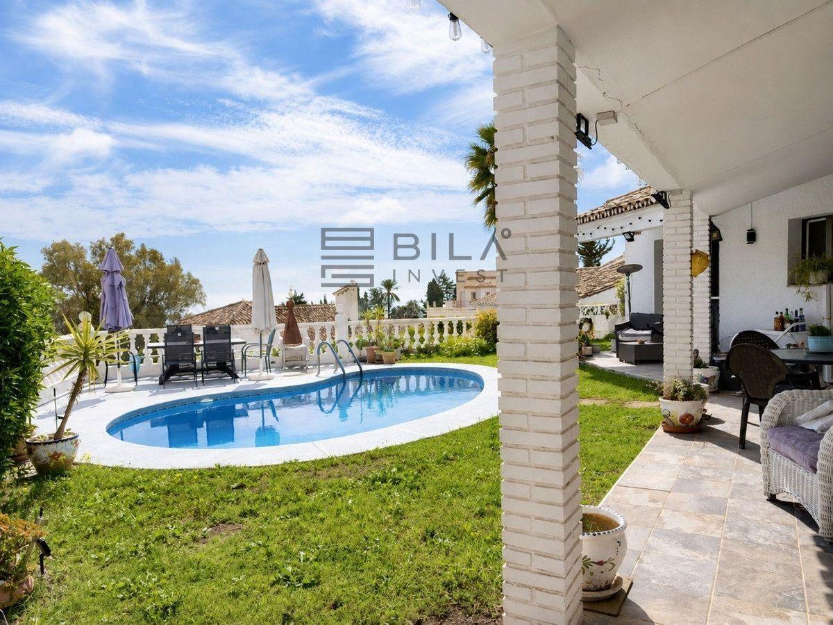 Chalet for Sale in Benalmádena