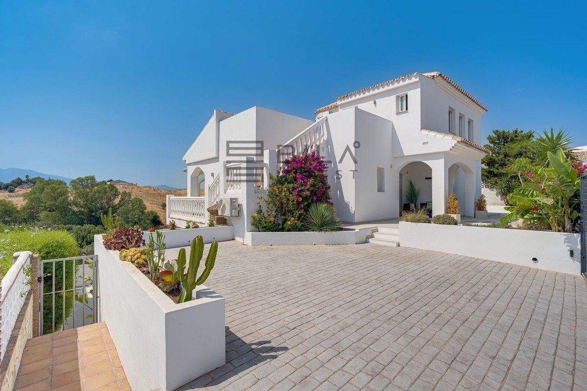 Chalet for Sale in Mijas