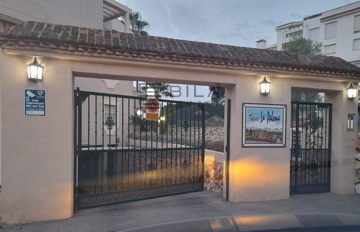 Flat for Sale in Benalmádena