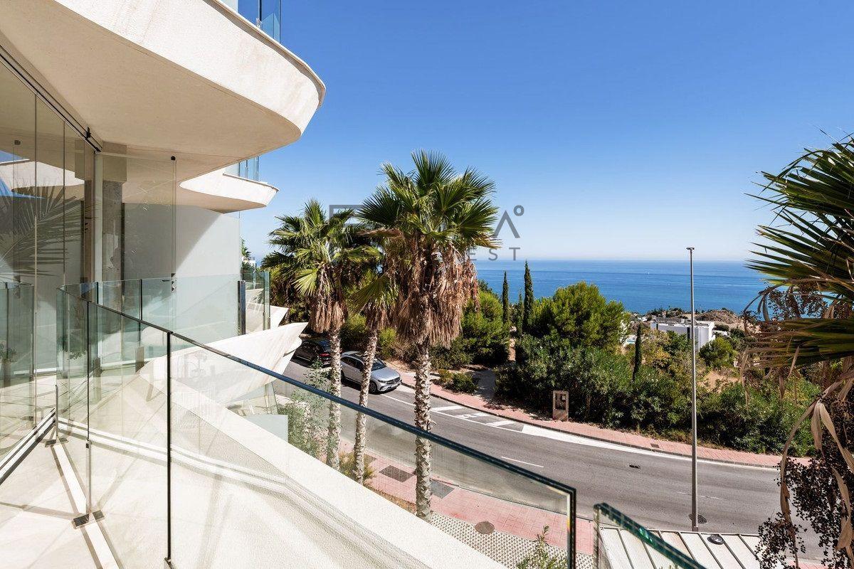 Flat for Sale in Benalmádena